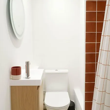 Neuf Metro Buttes Chaumont - 19 - 2p * Παρίσι